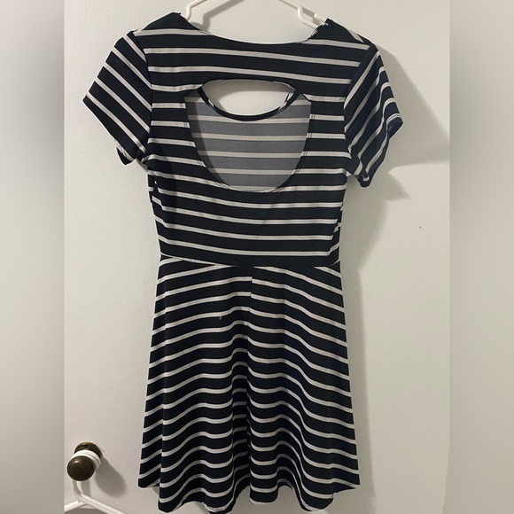 Striped dress - Picture 2 of 3